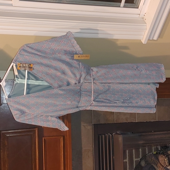 Dress - Picture 1 of 4